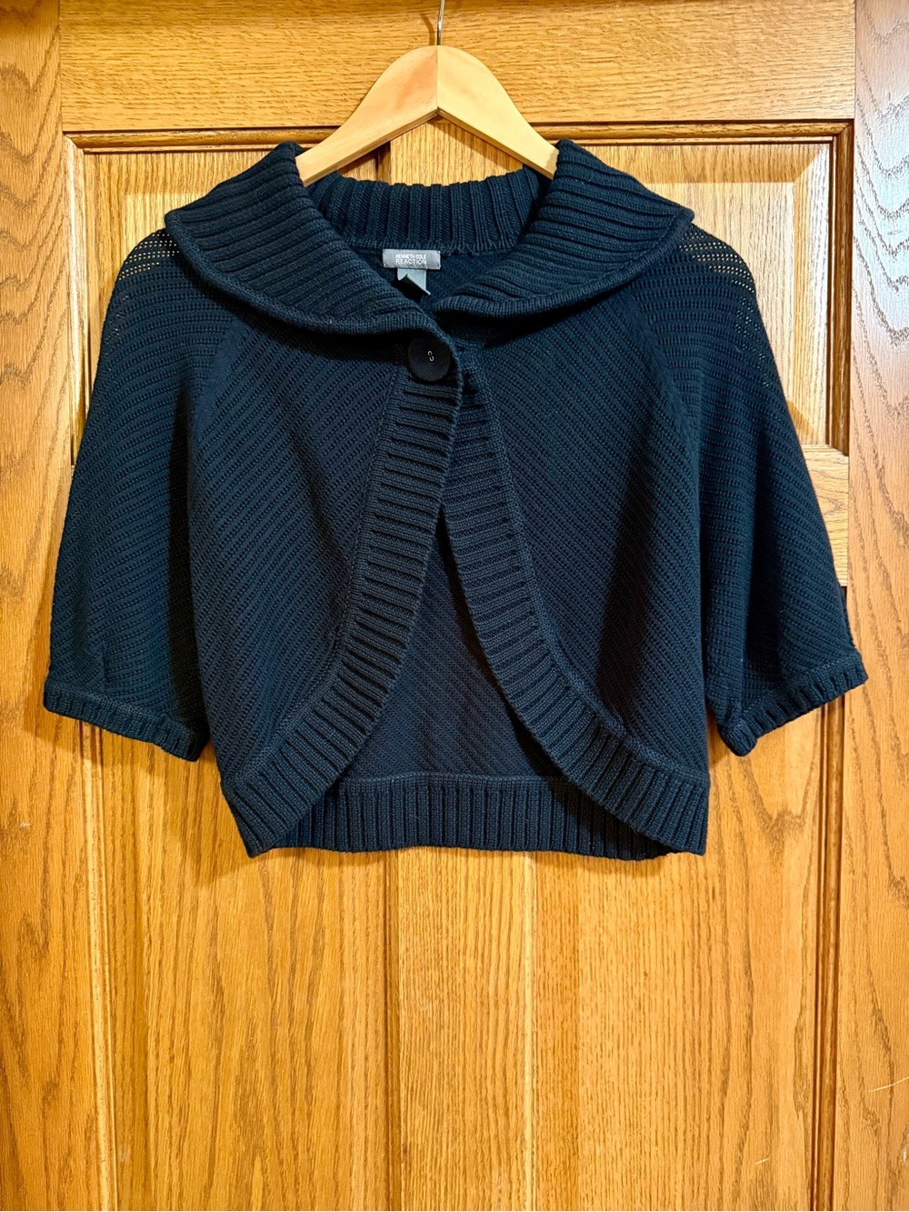 Kenneth Cole Reaction Black Short-Sleeve Knit Shrug with Shawl Collar - size sma
